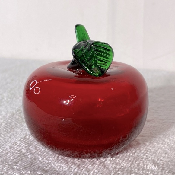 Vintage Vibrant Red & Green Glass Apple Sculpture Glass Art - Picture 7 of 10